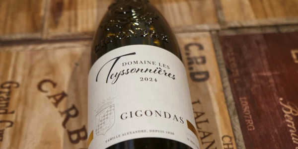Gigondas Blanc : Fraîcheur et élégance pour vos apéritifs et produits de la mer